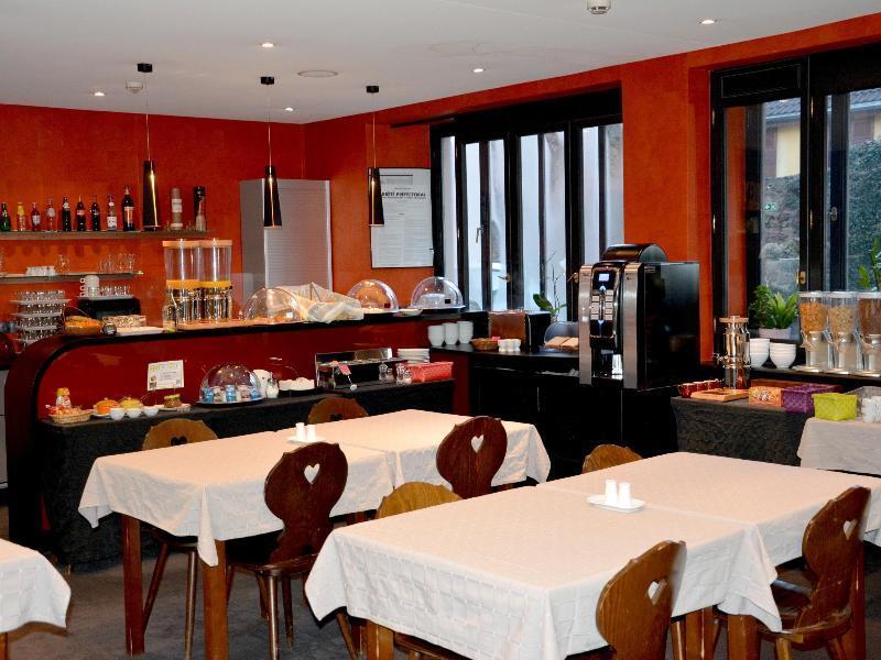 Logis Hotel Du Centre - Halte Ideale En Cyclotourisme Avec Garage A Velos Clos Молсайм Екстериор снимка