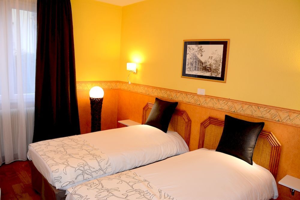 Logis Hotel Du Centre - Halte Ideale En Cyclotourisme Avec Garage A Velos Clos Молсайм Екстериор снимка